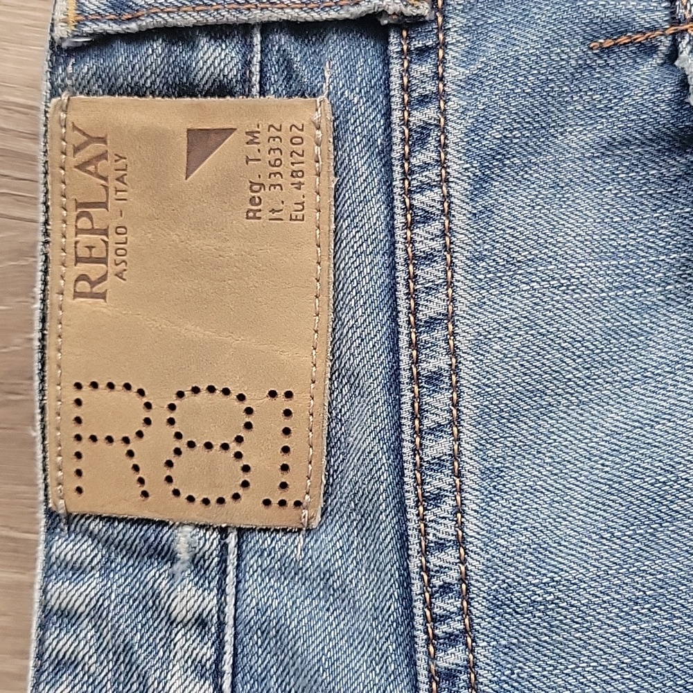 Replay Light Blue Relaxed Jeans - Picture 2 of 7